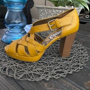 AMERICAN EAGLE VEGAN LEATHER SLINGBACK